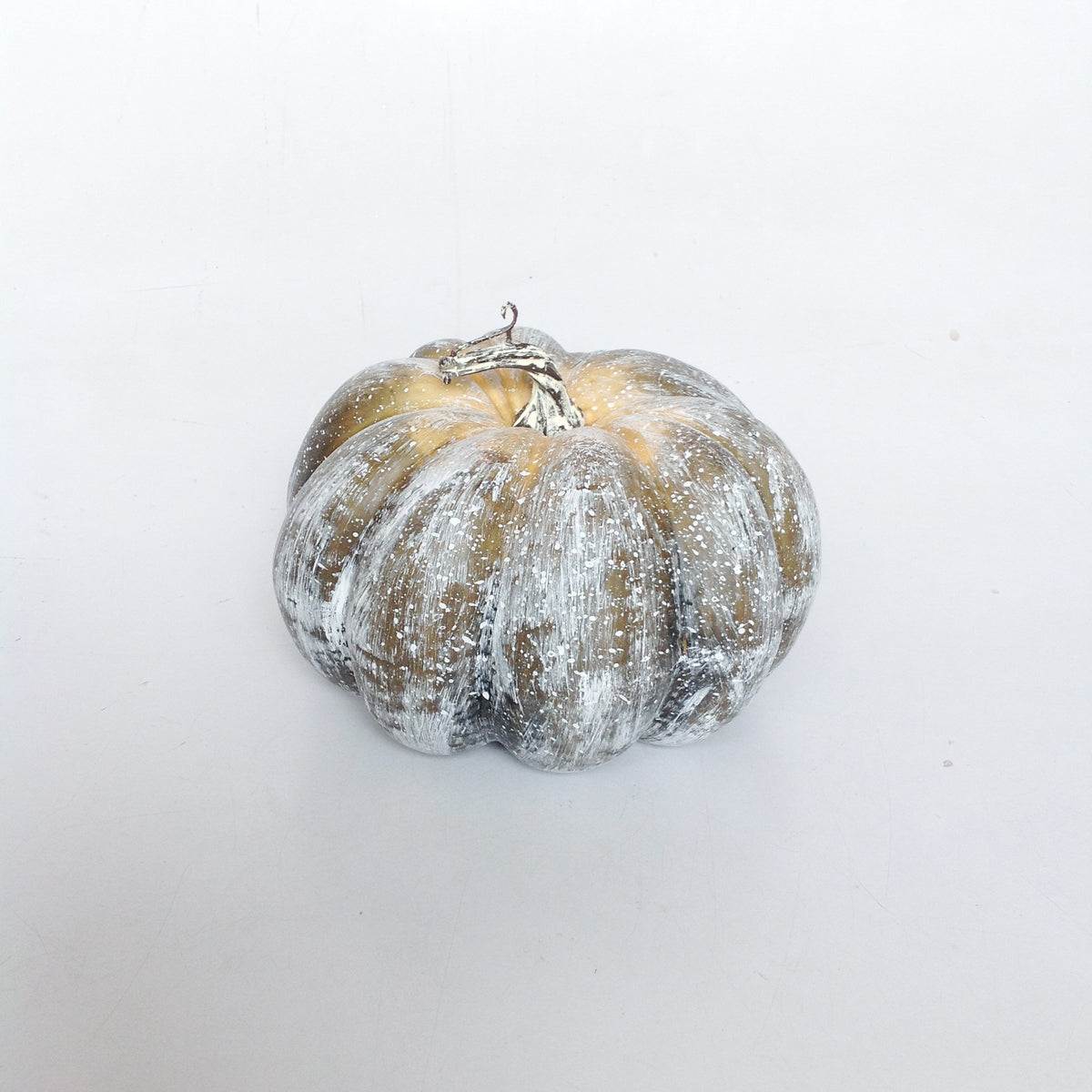 8" WP WEATHERED PUMPKIN W/STEM